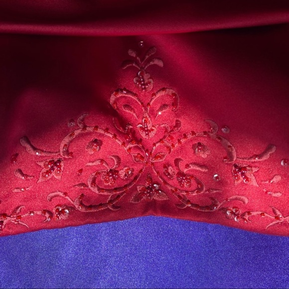 David’s Bridal Gorgeous Red Prom Formal Gala Gown - Picture 6 of 14